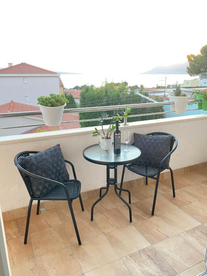 Apartment Lana Baska Voda Bagian luar foto